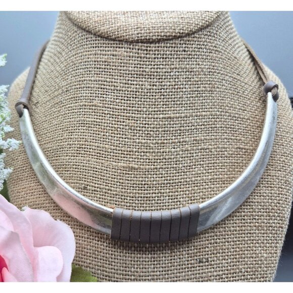 Brushed Silver Tone & Gray Faux Leather Structured Collar Choker Necklace 18" - Picture 3 of 7